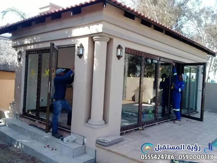 بناء مجلس خارجي مودرن بالحوش – تصميم أنيق يضيف قيمة وجمالًا للمنازل بالمملكة 